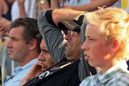 Jürgen Klopp erstmals als Trainer von Borussia Dortmund im Testspiel bei Eintracht Rheine.
